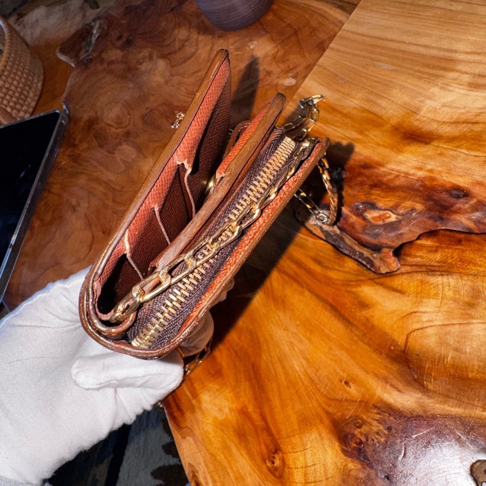 Louis Vuitton, authentic vintage compact wallet with unbranded chain - Picture 7 of 17